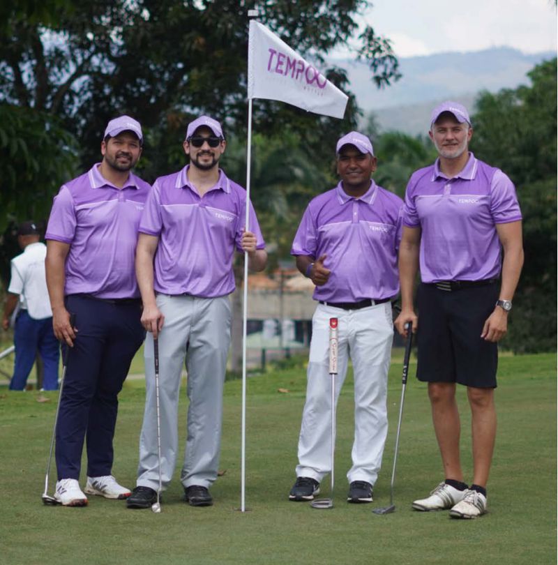 Equipo Royomar en torneo de golf