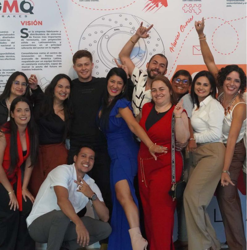 Equipo Royomar celebrando